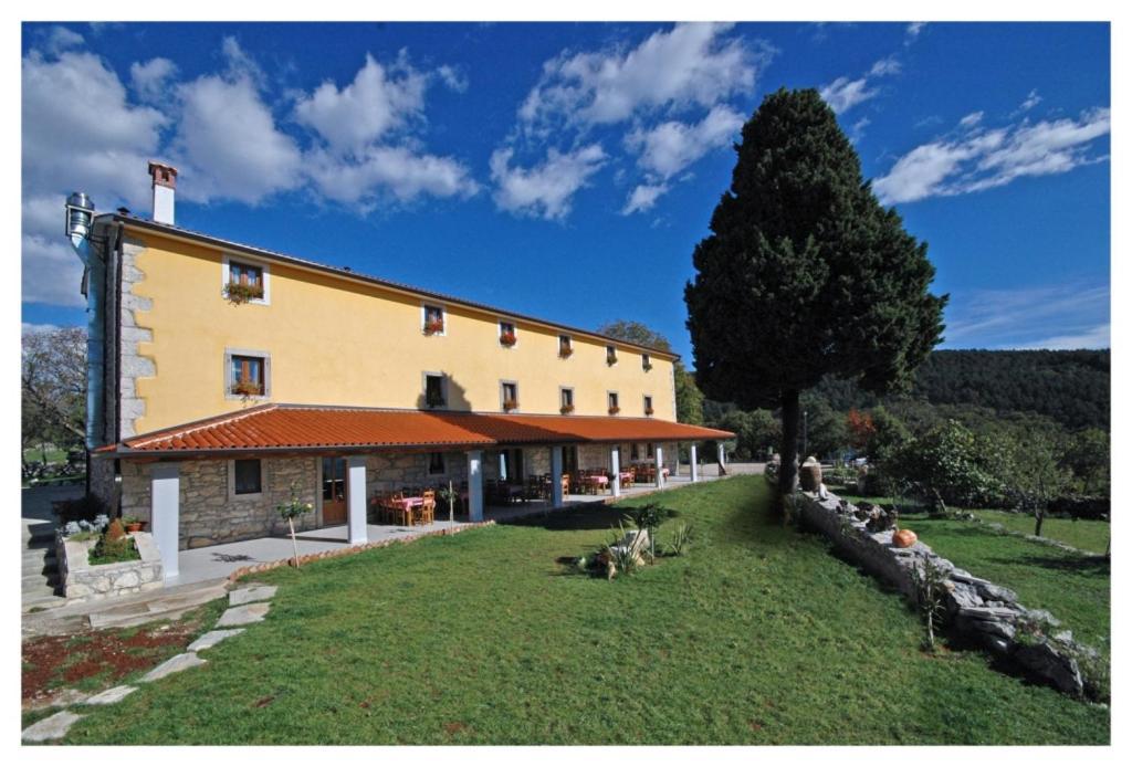 Villa Calussovo Ripenda Kras 外观 照片