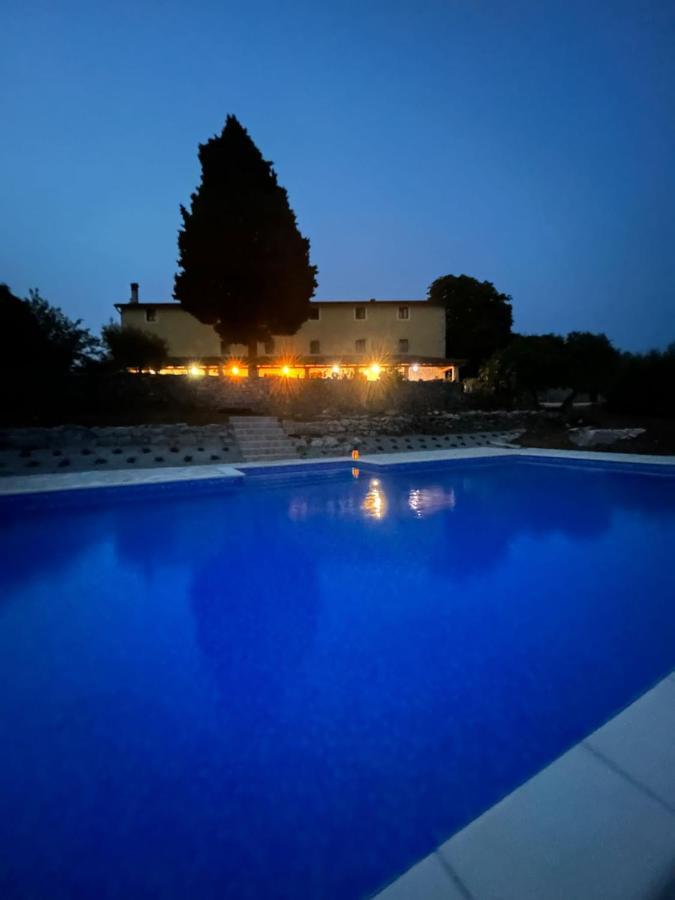 Villa Calussovo Ripenda Kras 外观 照片